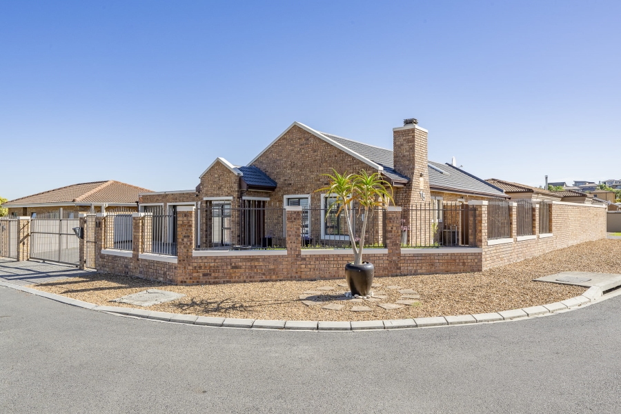 3 Bedroom Property for Sale in Protea Heights Western Cape